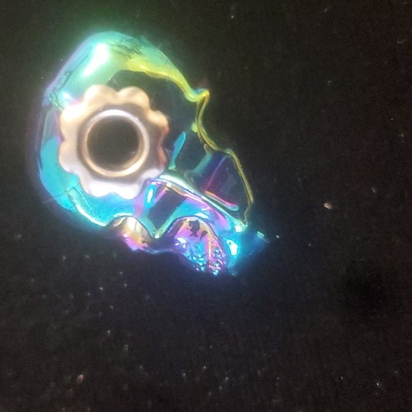 New Rainbow Titanium Hematite Skull Pendant. - Picture 3 of 7